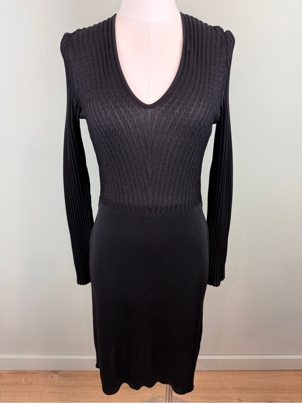 MISOOK Black V-Neck Ribbed Knit long sleeve midi Dress Quiet Luxury XS